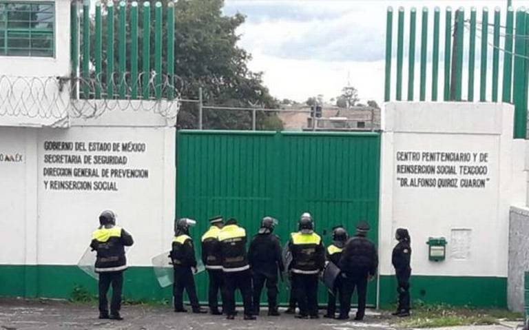portón del penal de texcoco